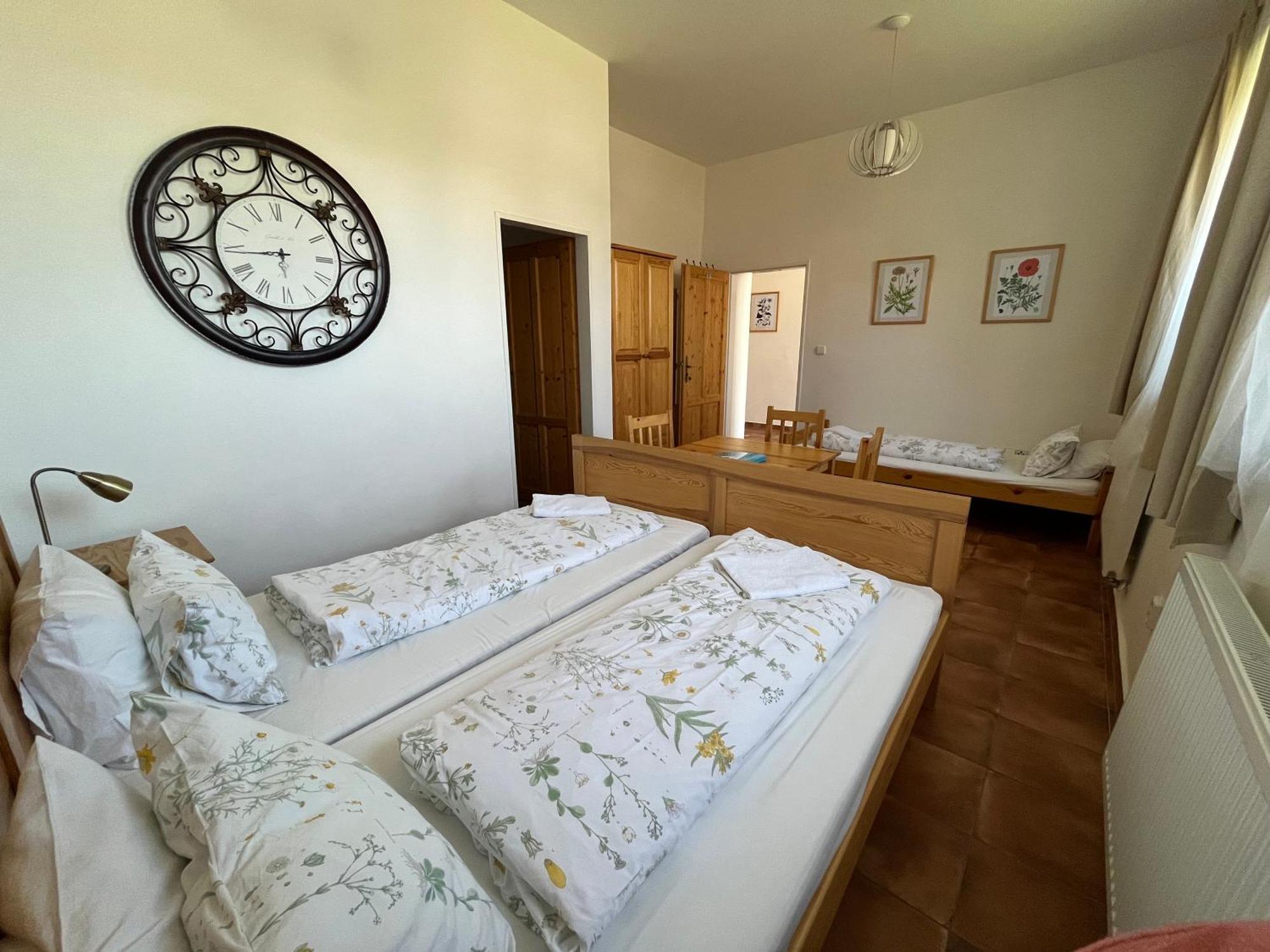 Dvur Nove Zamky Hotell Mladec Eksteriør bilde